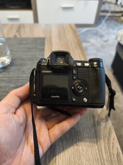 FujiFilm s5600 - 2