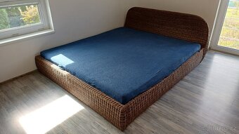 Ratanová postel dvoulůžko 180x200 (manželská) - 2