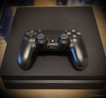 prodám PlayStation 4 Slim + 17 her PS4 - 2