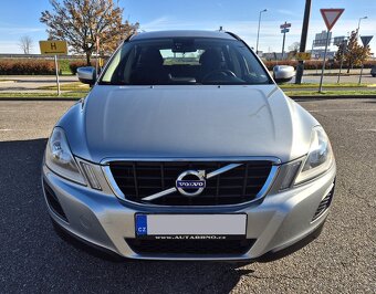 VOLVO XC60 2.4D 5 VÁLEC 4x4 MANUAL 1 MAJITELKA PARK SENZORY - 2