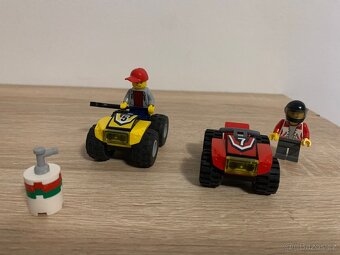 Lego City 60148 závodní tým čtyřkolek - 2