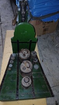 Malá váha decimálka s mnoha závažími - 2