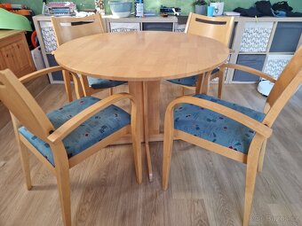 Jídelní stůl a 4 křesla - masiv (buk) - 2