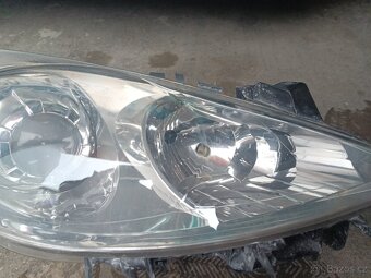 Peugeot 307 pravé přední světlo - 2