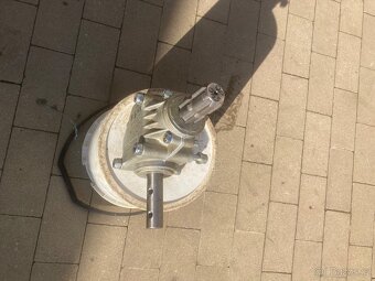 Převodovka 1:1 s drážkováním pro 540ot/min - 2