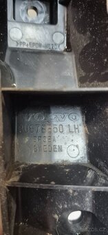 Držák L+P zadního nárazníku Volvo XC70 P3 - 2