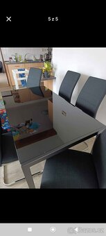 Skleněný stůl - 2