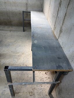 Pracovní stůl - 2