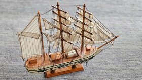 Model lodi dřevěný - 2
