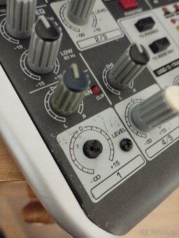 Behringer Xenyx q502usb - 2