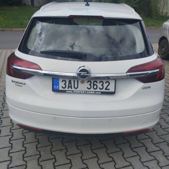 Opel Insignia Sports Tourer SW - 2