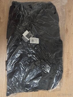 Prodám nové vesty  červa - 2