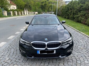 BMW 320i (2021) – perfektní stav luxery line - 2