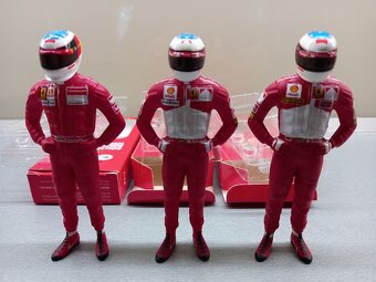 F1 FERRARI FIGURKY MICHAEL SCHUMACHER MINICHAMPS 1:18 - 2