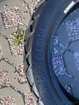 Zadní pneu 150/70 R17 - 2