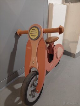 Prodám odrážedlo Skútr Vespa - 2