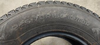Zimní pneu s hroty Nokian 225/70 R15 - 2