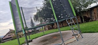 Trampolína 366cm se sítí a žebříkem / TOP stav - 2