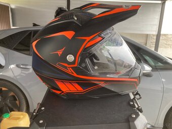 Enduro helma velikost M. - 2
