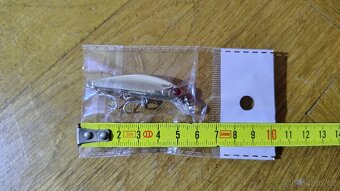 Nový agresivní wobler 5,5cm - stříbrný na dravce. 🎣 - 2