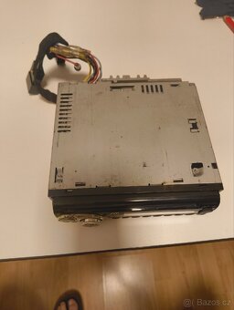 Autorádio s CD JVC KD-G351 s AUX vstupem - 2