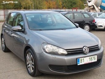 Volkswagen Golf 1,6Mpi aut.klima,parksenzory,po dovozovéSTK - 2
