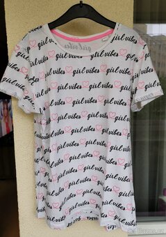 sada bavlněných triček 7 ks vel. 158/164 + dárek tílko - 2