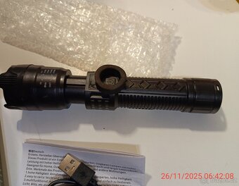 Taktická svítilna. - 2