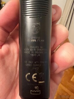 Holící strojek Philips One Blade QP6510 - 2