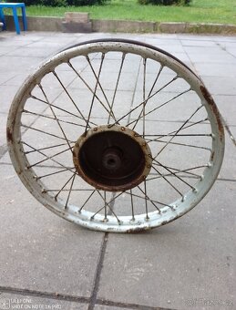 Jawa čz. Kola na péráka,cena za obě - 2