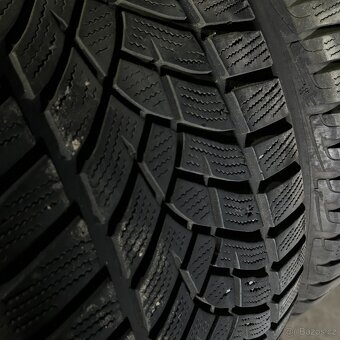 Zimní pneu 235/45 R18 98V Goodyear 6mm - 2