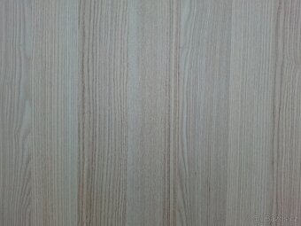 Prodám interiérové dveře 70 pravé (4 ks) a levé (1 ks) - 2