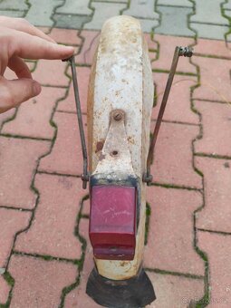 Babetta 207-zadní blatník se světlem - 2