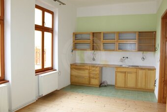 PRODEJ PROSTORNÉHO BYTU 3+1, JERONÝMOVA, ČESKÉ BUDĚJOVICE - 2