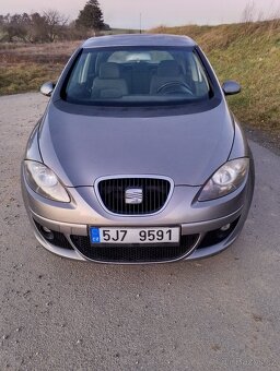 Prodám přední nárazník a zadní světla Seat Toledo - 2