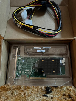 Broadcom HBA 9500-8i - 2