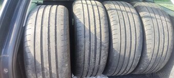 235/45R18 GOOD YEAR - 2