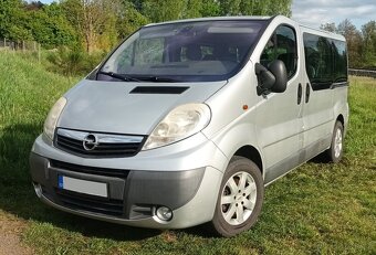 Opel Vivaro 2.5CDTI 9 míst - 2