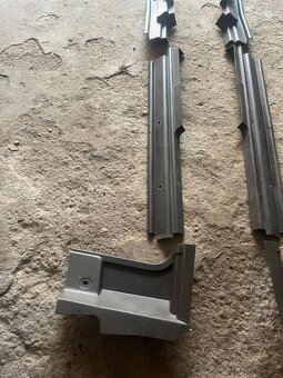 Prahové plasty lišty hnědé škoda favorit 135 136 l LS - 2