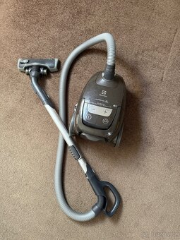 Vysavač Electrolux ultrasíwncer Zen - 2