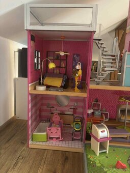 Nádherný domeček pro barbie - 2
