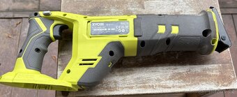 RYOBI-AKU ONE+ šavlová pila - okružní pila - stavební světlo - 2