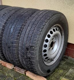 Prodám zimní  pneu Kleber při rychlém jednání sleva 500kč na - 2
