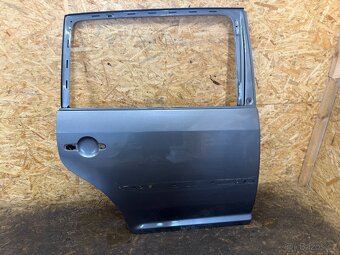 HOLÉ PRAVÉ ZADNÍ DVEŘE VW TOURAN 1T1 - 2