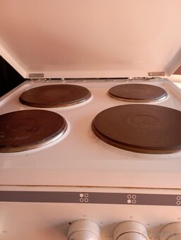 Prodám el.sporak 4 plotýnky - 2