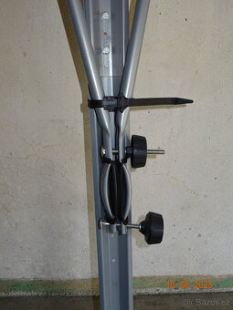 2x STŘEŠNÍ NOSIČ JÍZDNÍCH KOL, ZAMYKACÍ - 2