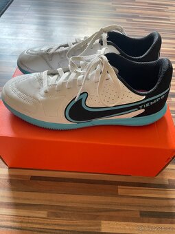 Kopačky Nike JR LEGEND 9 CLUB IC - 2