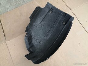 Kryt podbehu kolesa Audi RS6 4G - 2