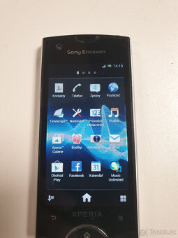 Sony Ericsson Xperia Ray (ST18i) - 2