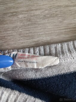 Dětský svetřík vel. 110-116 - 2